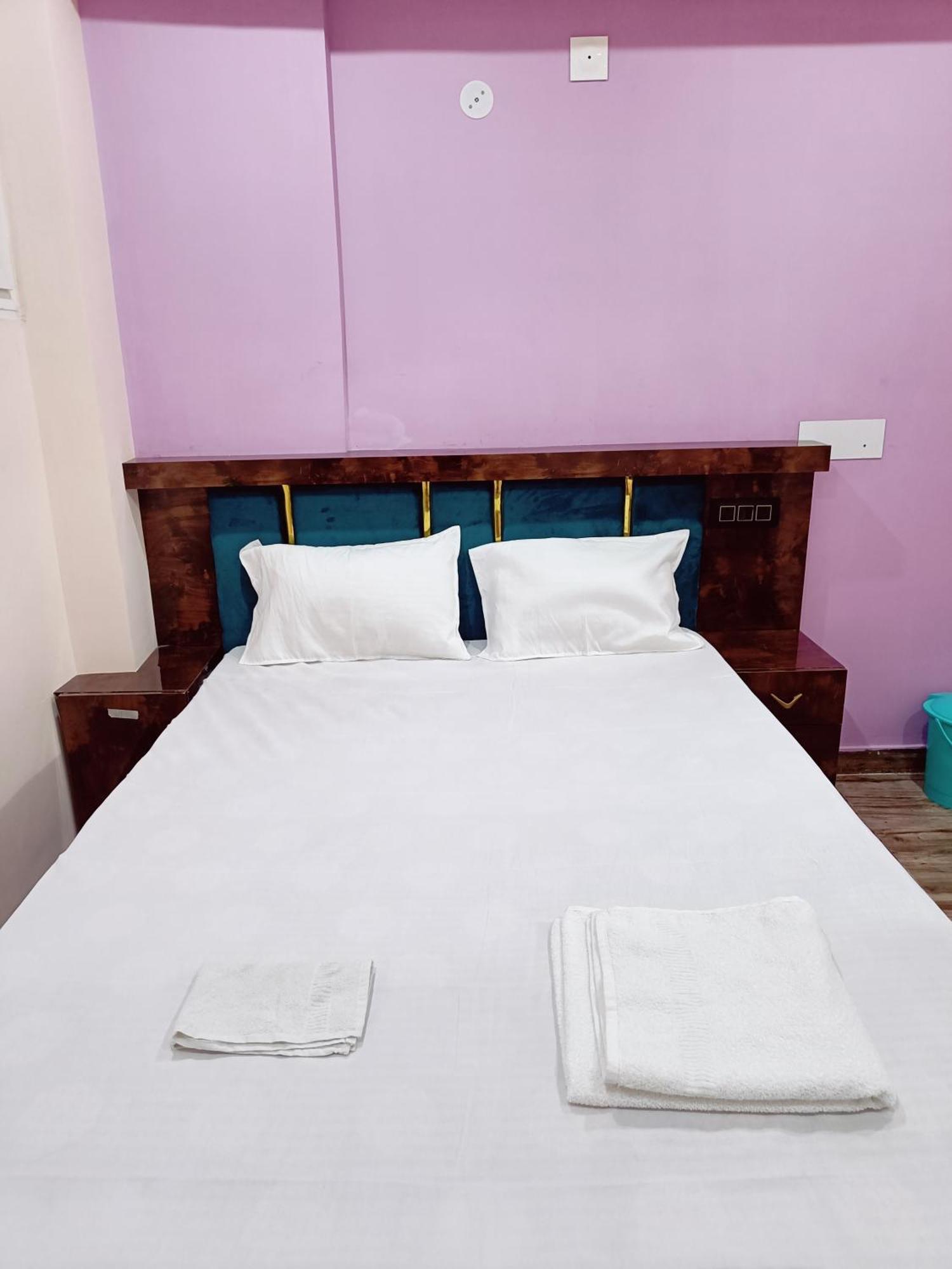 Hotel A R S Rooms & Banquet باتنا المظهر الخارجي الصورة