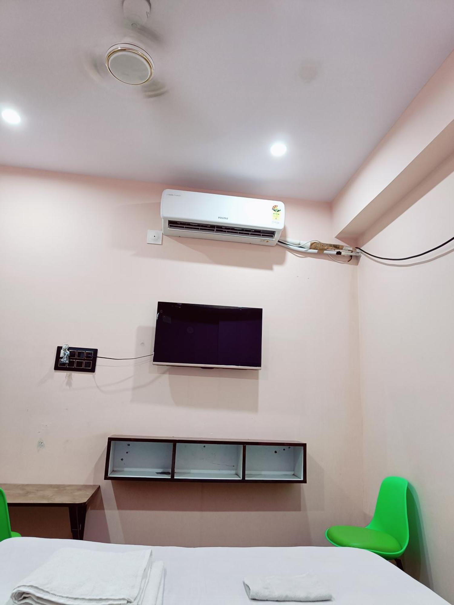 Hotel A R S Rooms & Banquet باتنا المظهر الخارجي الصورة